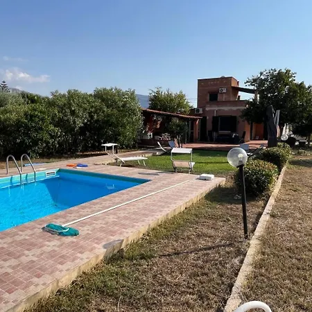 Villacinisi Villa *